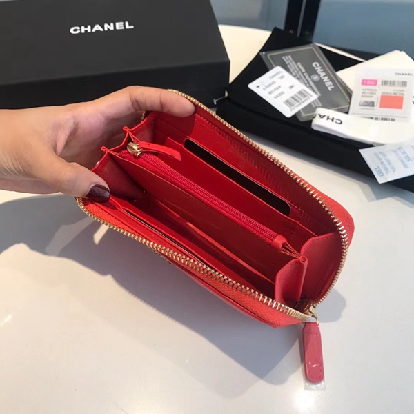 シャネル財布着用イメージ